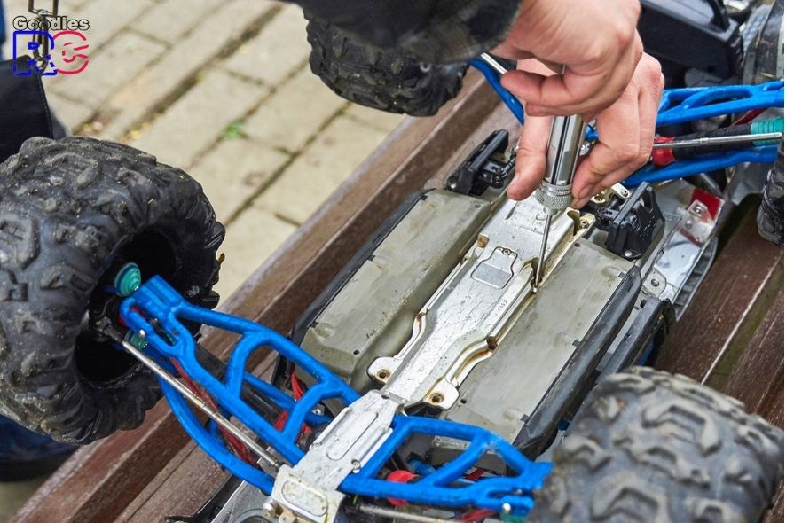 RC Car Turns Off While Driving? Here's What To Do