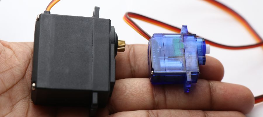 How To Choose A Servo For Your RC Car: Ultimate Guide - Goodies RC